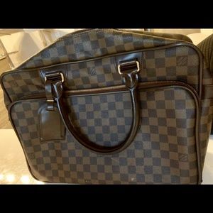 Meet your Posher, Pires